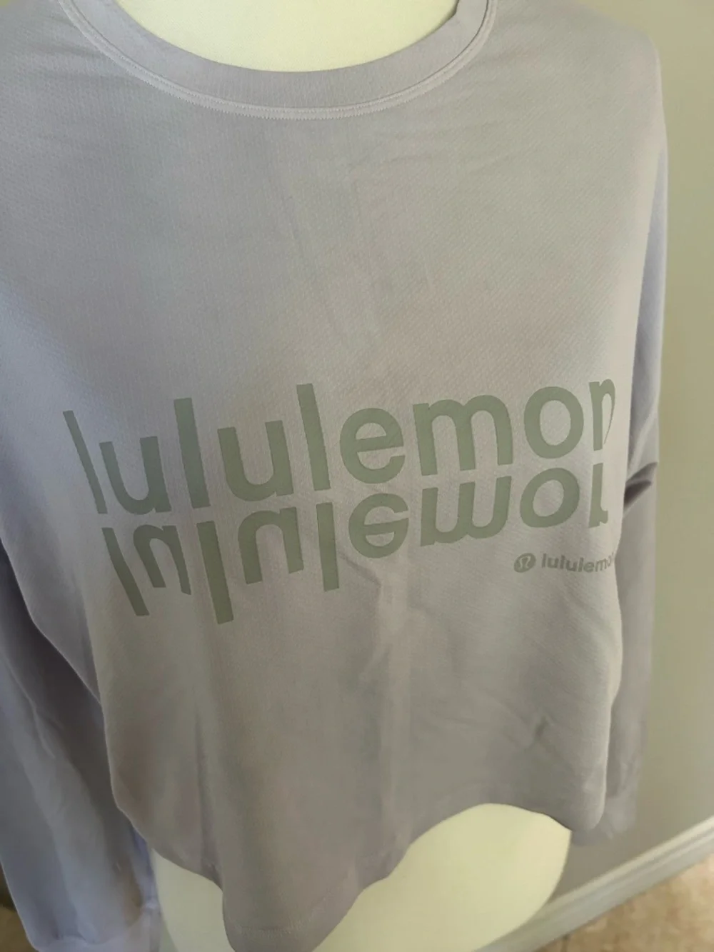 Lululemon Lightweight Long Sleeve Cropped Top - Picture 3 of 10
